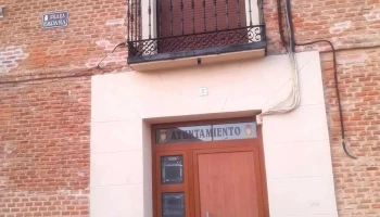Ayuntamiento de Tapioles - 1