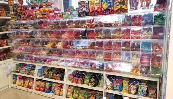 El Parque - tienda de pan y chuches - Calle Parque Pintor Moreda N15 Bajo