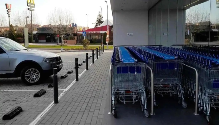 Aldi -  Estacionamiento - Lugones