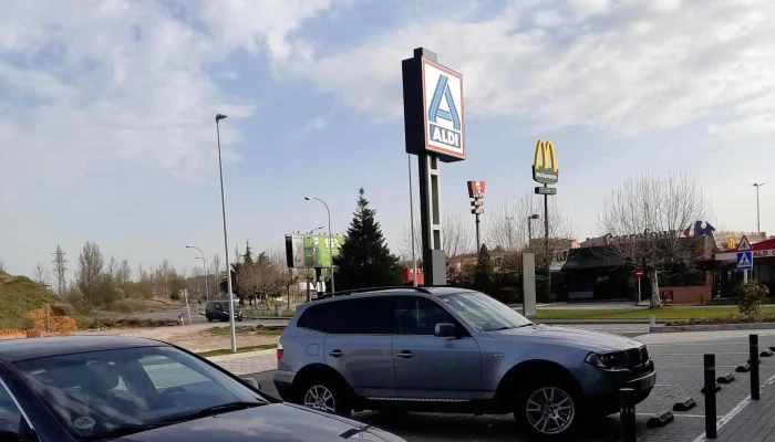 Aldi -  Sitio Web - Lugones