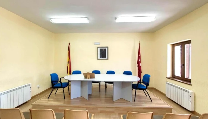 Ayuntamiento De Navarredonda Y San Mames Preciosdeg - Navarredonda
