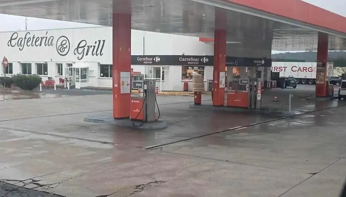 Carrefour Express Eess -  Estacionamiento - Aldeanueva del Camino
