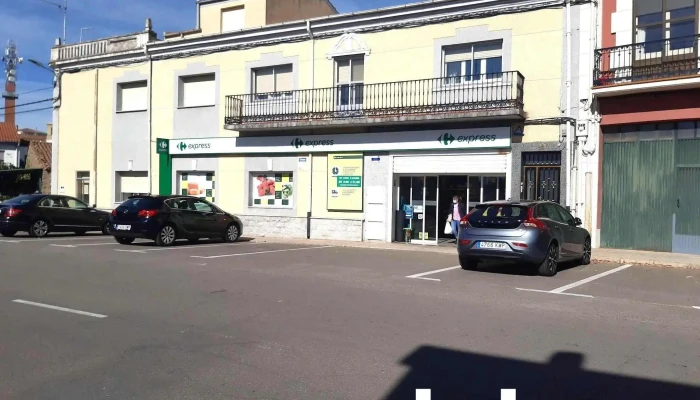 Carrefour Express -  Estacionamiento - Vitigudino
