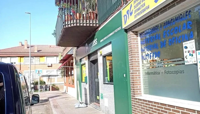Carrefour Express -  Estacionamiento - Villanueva del Pardillo