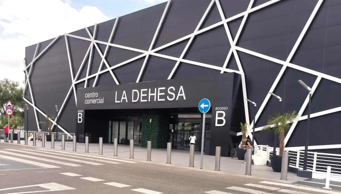 Centro Comercial La Dehesa -  Videos - Alcalá de Henares