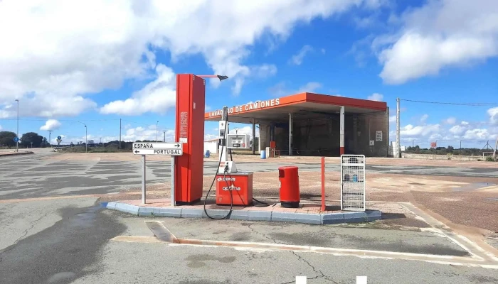 Estacion De Servicio Cepsa Surtidor De Combustible - Fuentes de Oñoro