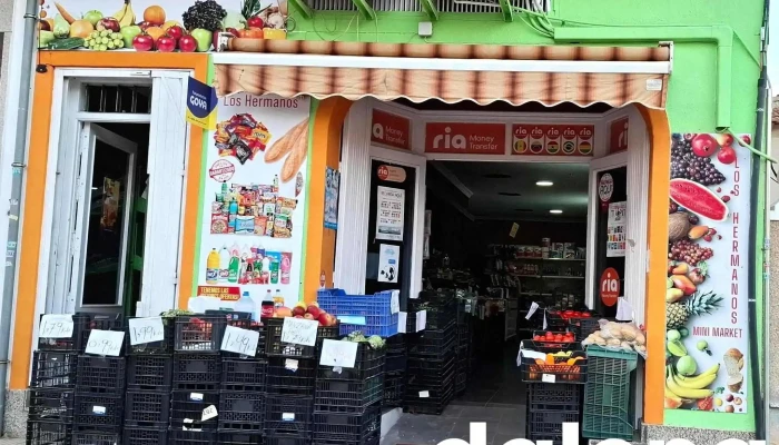 Los Hermanos Fruteria y Alimentation - 24