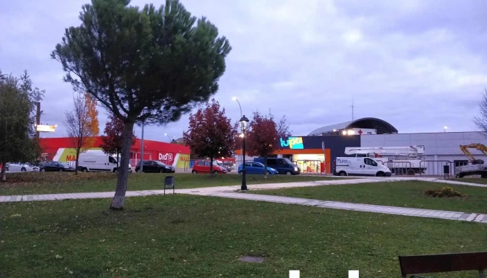 Lupa Supermercados -  Estacionamiento - Palencia