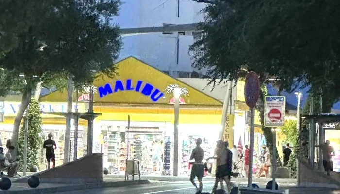 Malibu Supermarket - 15