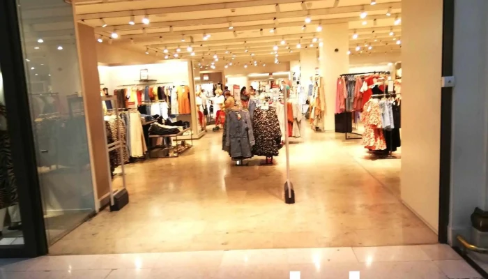 Mango Man -  Interior - San Sebastián de los Reyes