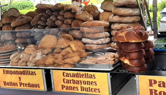 Mercado Dominical -  Videos - Cangas de Onís