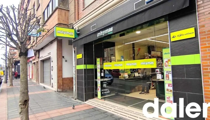 Minymas Tiendas -  Estacionamiento - El Berrón