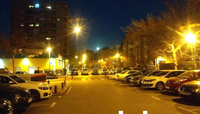 Supermercado Ahorramas -  Estacionamiento - Leganés