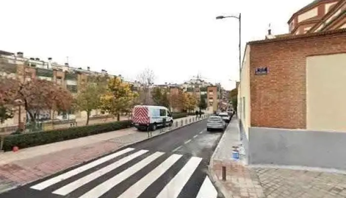 Supermercado Chino Calle Azuzenas Con Fray Junipero Serra Telefono - Madrid