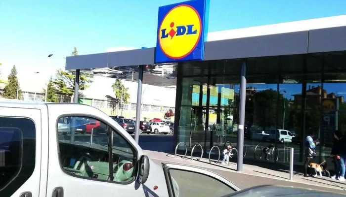 Supermercado Lidl -  Estacionamiento - Palencia