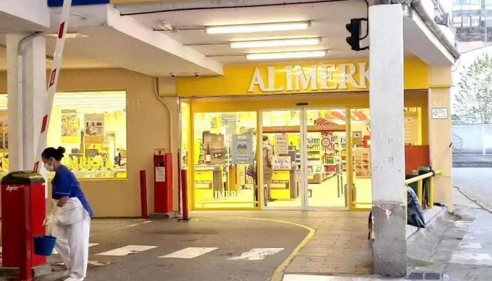 Supermercados Alimerka -  Estacionamiento - Oviedo
