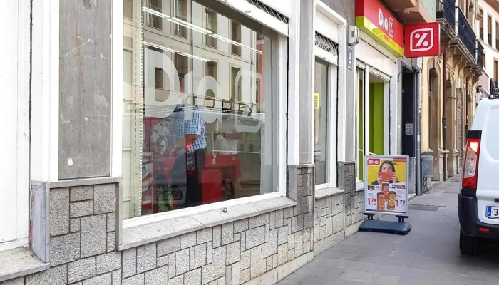 Supermercados Dia -  Estacionamiento - Salas