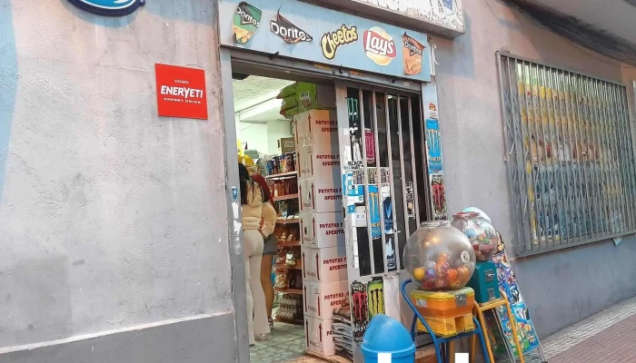 Tienda De Alimentacion China Zona - Madrid