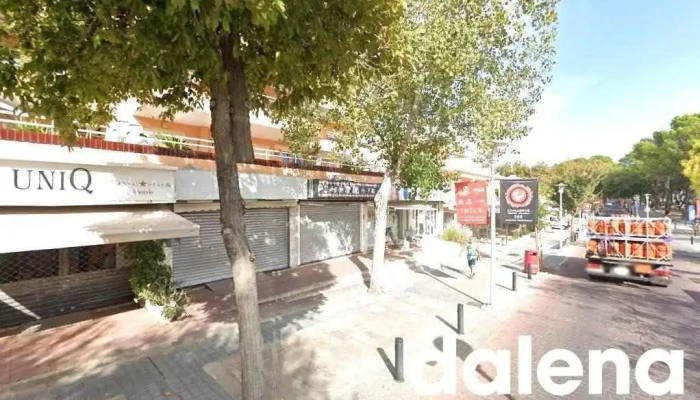 Trady's Supermarket - 76